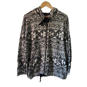 American Eagle Outfitters Black and White Lightweight Nordic Jacket